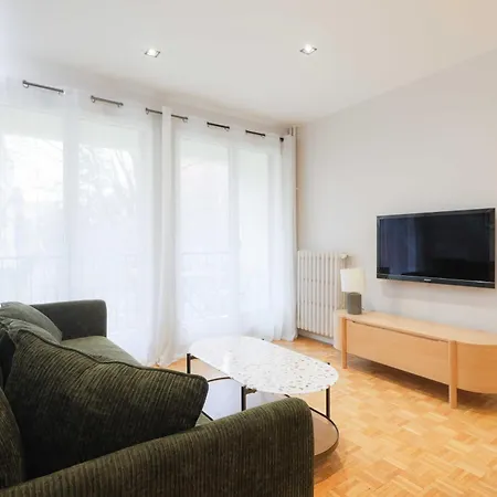Spacious Flat 5p - 3bdr With Balcony Billancourt Appartement