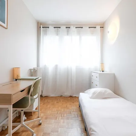 Spacious Flat 5p - 3bdr With Balcony Billancourt Appartement